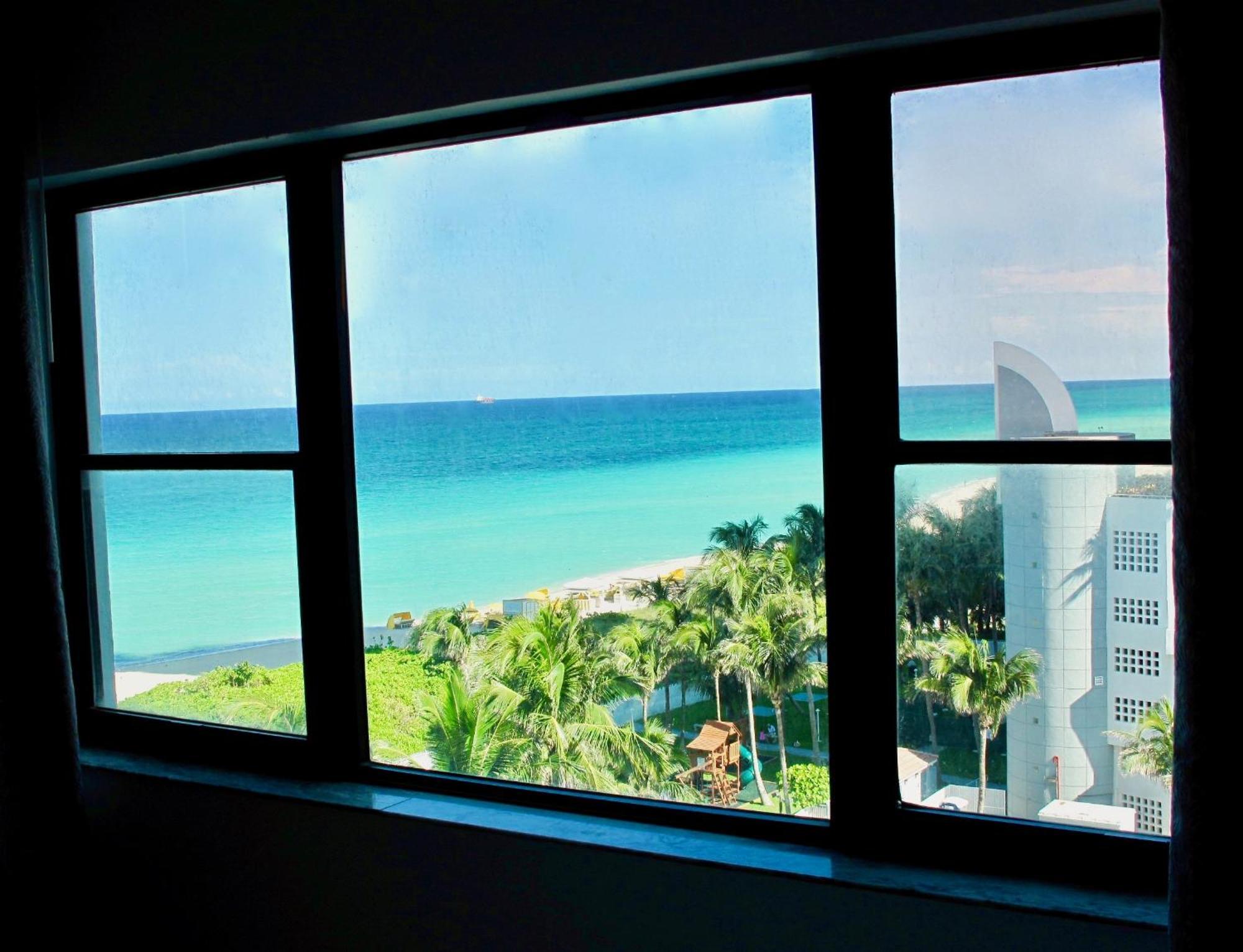 Directly On The Beach With Pool & Ocean View マイアミビーチ エクステリア 写真